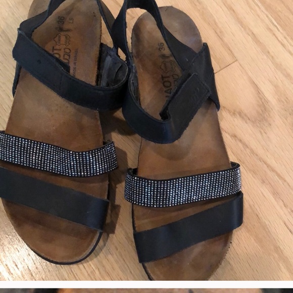 CUTE NWOT Naot Sparkly Studs Velcro sandals, Size 5/5 1/2 36, Comfy! - Picture 5 of 10